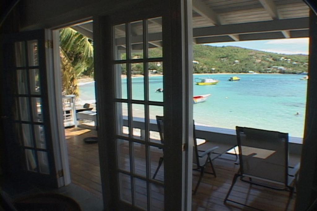 Bequia Beachfront Villa Hotel Friendship Buitenkant foto