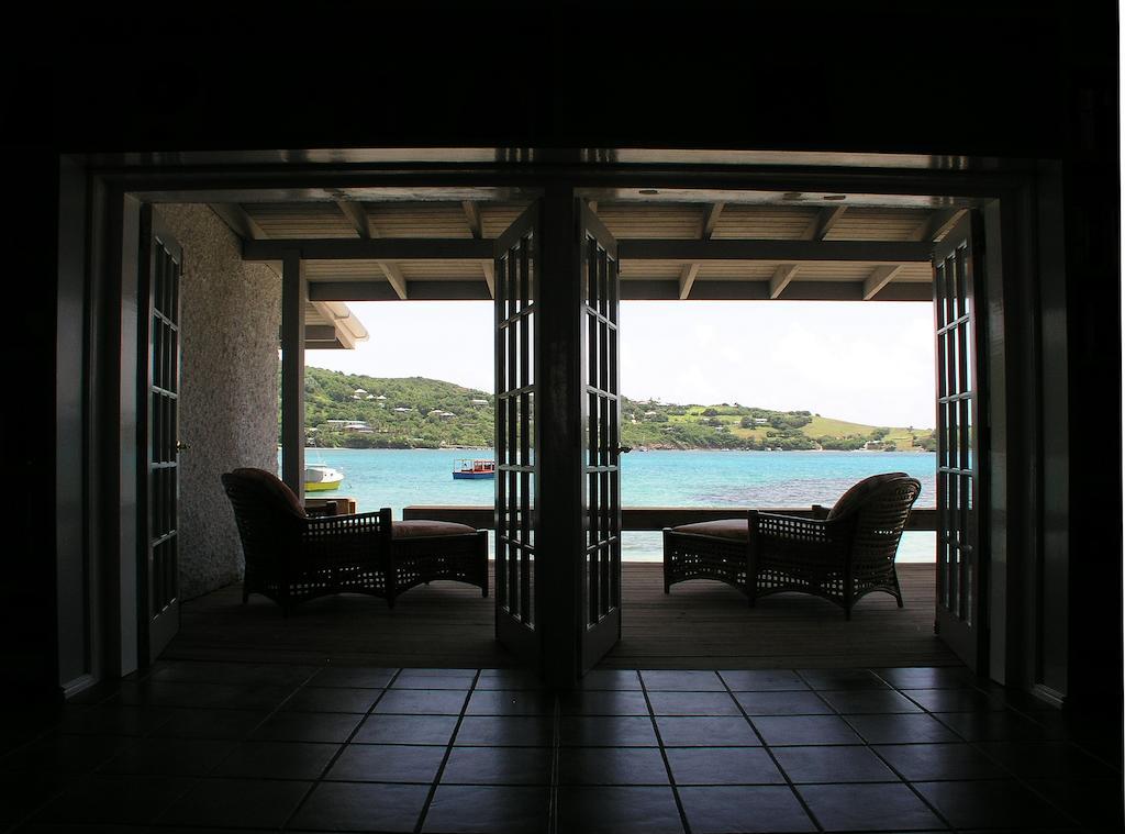 Bequia Beachfront Villa Hotel Friendship Buitenkant foto